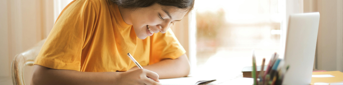 Adolescente 2 en classe de seconde