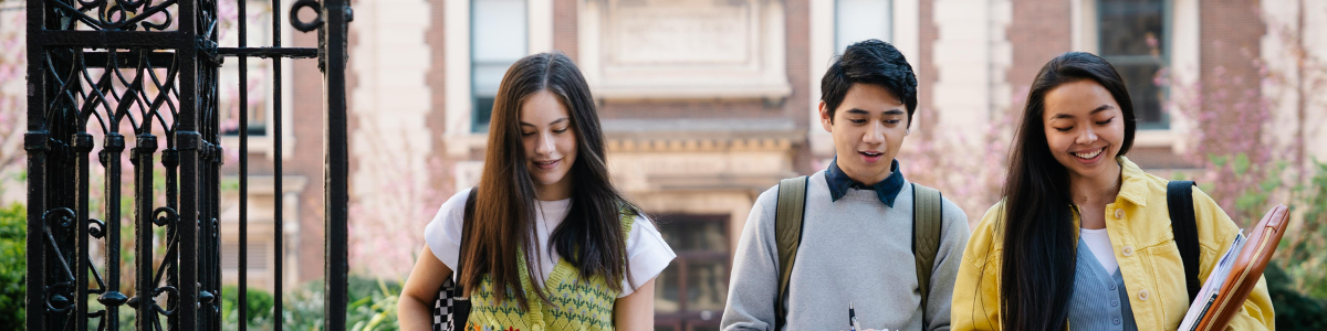 Adolescents aux salons de l'orientation